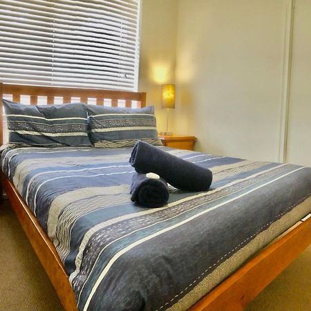 Beach House Opposite Ocean 4 Bed 2 Bathroom With Pool 杰拉尔顿 外观 照片
