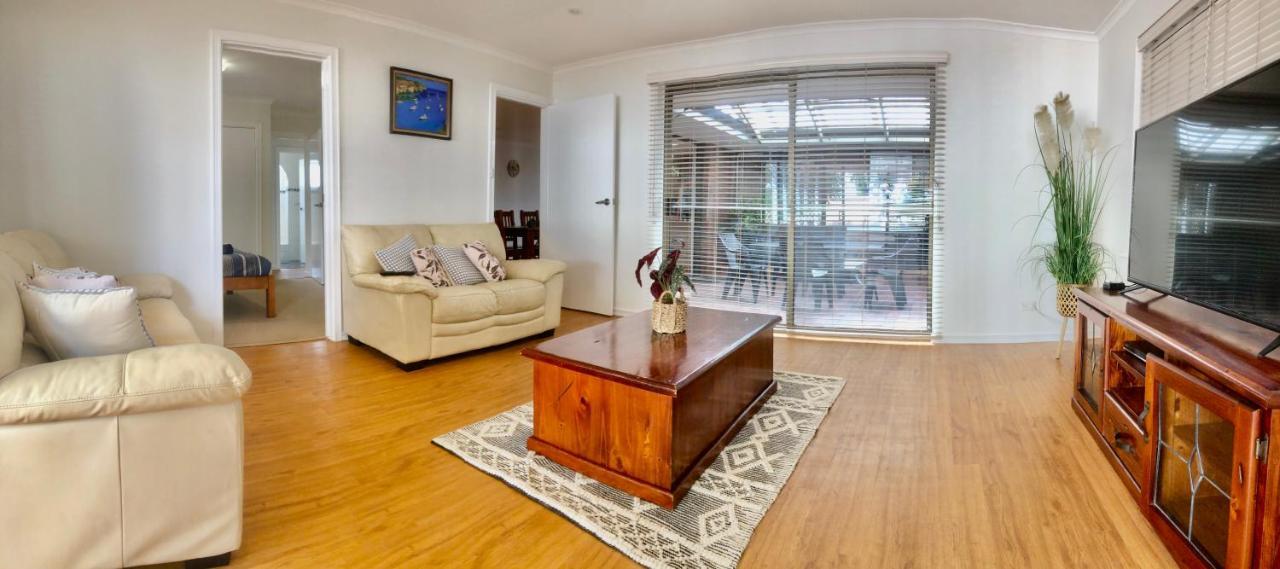 Beach House Opposite Ocean 4 Bed 2 Bathroom With Pool 杰拉尔顿 外观 照片