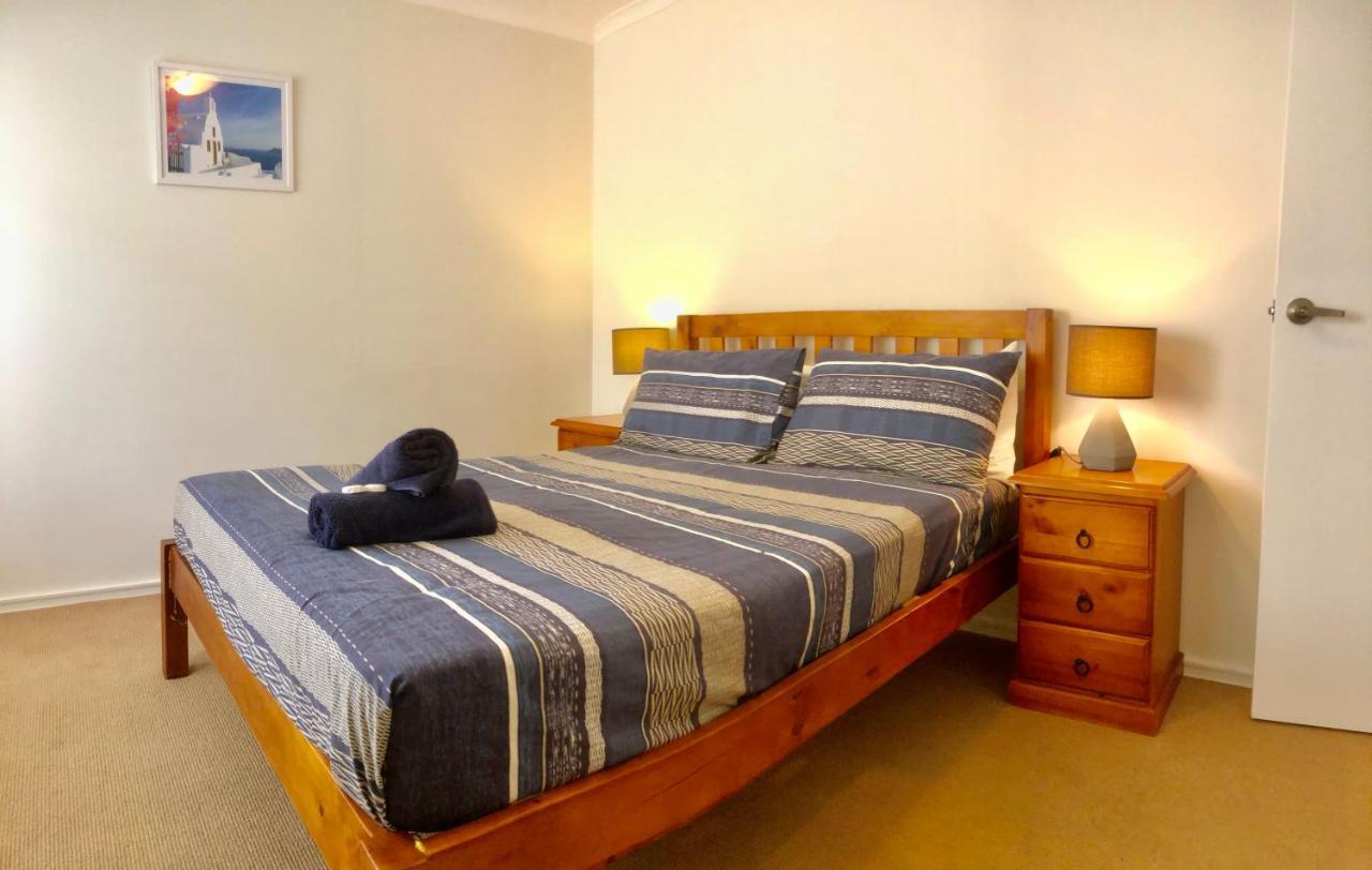 Beach House Opposite Ocean 4 Bed 2 Bathroom With Pool 杰拉尔顿 外观 照片